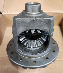 NICE USED 12 BOLT CHEVY CAR , 3 SERIES OPEN CARRIER , 30 SPLINE - Picture 1 of 4