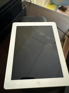 Apple iPad 2nd Gen A1395 16GB 9.7" Wi-Fi White IOS 9.3.5 - Picture 1 of 2