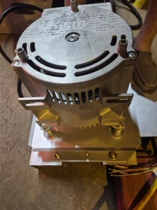 Nidec Typ 2799 1573 Pn 301010264b Motor mit Lüfter - Bild 1 von 8