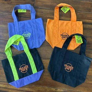 Trader Joe's Mini Canvas Tragetasche 4er Set Halloween Süßes oder Saures Taschen NEU - Bild 1 von 4