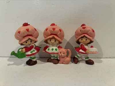 Vintage Strawberry Shortcake PVC Mini Figures Lot Of 3 - Image 1 of 2