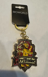 Harry Potter Hogwarts Gryffindor House Crest Keychain New - Picture 1 of 2
