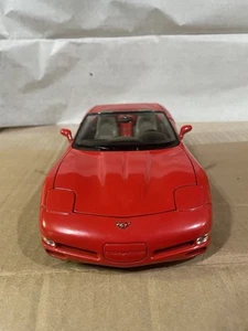 Bburago 1/18 Scale Red 1997 Chevrolet Corvette CS Convertible Diecast Model Car - Picture 1 of 7