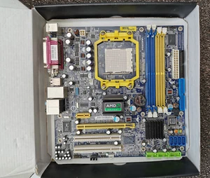 Placa madre Foxconn A690GM2MA-8KRS2H AMD Socket AM2 MicroATX GT440 tarjeta gráfica - Imagen 1 de 10