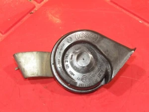2005-2010 Chrysler 300 OEM horn w/ mount bracket 05 06 07 08 09 10 - Picture 1 of 3