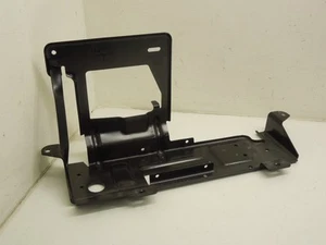 Audi A8 D2 CD Changer Mounting Bracket 4D0035113C - Picture 1 of 7