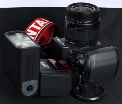 Pentax SF7 QD 35mm Film AF SLR + Sigma AF 28-80mm Asph Lens & EF-530DG Super Kit - Image 1 of 4