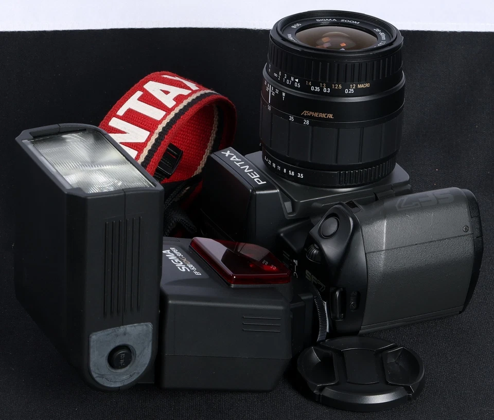 Pentax SF7 QD 35mm Film AF SLR + Sigma AF 28-80mm Asph Lens & EF-530DG Super Kit - Image 1 of 4