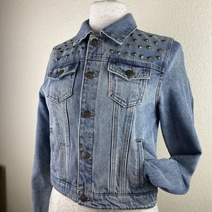 FOREVER 21 Studded Accent Blue Denim Jean Jacket Trucker Jacket Women's Size M - Picture 1 of 12
