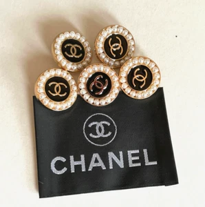 Chanel buttons set of 5 23mm Black Gold Tone metal with pearls CC LOGO + Label - Picture 1 of 4