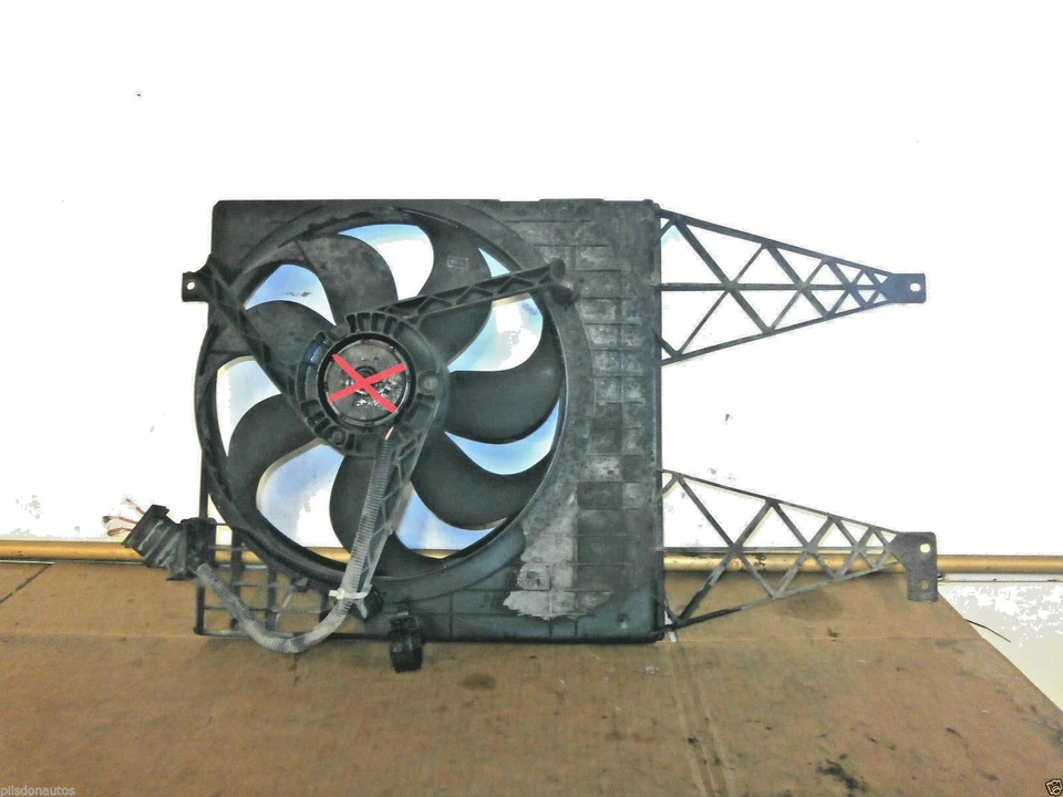 VENTILADOR RADIADOR MANUAL AUDI A3 1997 1.6 8V CON CUBIERTA 1J0121207D Foto 1 de 1
