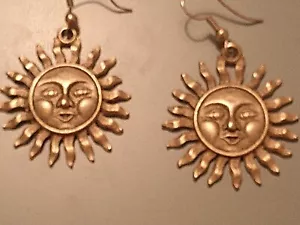 Vintage Signed Express Gold Tone Sun Face Earrings - Picture 1 of 2