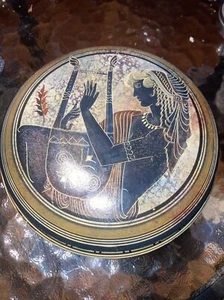 Vintage Greek trinket box. Pottery. Period copy 500 BC. Woman with necklace - Picture 1 of 5