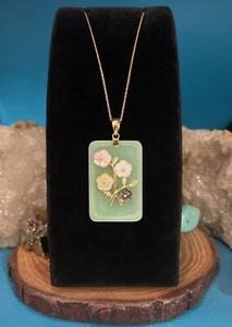 Neu mit Etikett Macy’s 300 $ geschnitzte Jade Blume 925 Sterling Halskette 14K plattiert AN424-15 - Bild 1 von 16