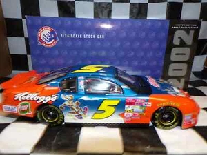 Terry Labonte #5 Kellogg's Looney Tunes Rematch 2002 Monte Carlo 1:24 Action - Bild 1 von 5