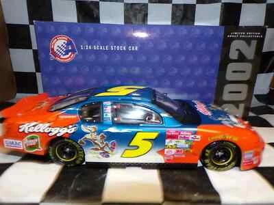 Terry Labonte #5 Kellogg's Looney Tunes Rematch 2002 Monte Carlo 1:24 Action - Image 1 of 4