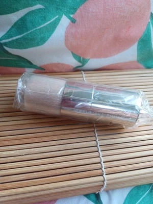 BAREMINERALS  BEAUTIFUL FINISH BRUSH  FULL SIZE LTD ED GOLD COLOUR - Image 1 of 2