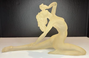 Escultura Lucite femenina desnuda de colección Mirage Bohemia Ltd Ronkonkoma NY MCM retro - Imagen 1 de 6