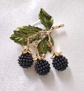 Blackberry Fruit Brooch Gold Tone Vintage Inspired Jewellery Gift Broach - Picture 1 of 2