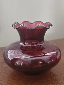 Vintage Anchor Hocking Ruffle Glass Bud Vase Ruby Red - Picture 1 of 10
