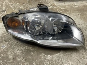 Originale Audi A4 B7 - Guidatore anteriore destro (O/S/F) - Faro - 8E0941004AK - Foto 1 di 3