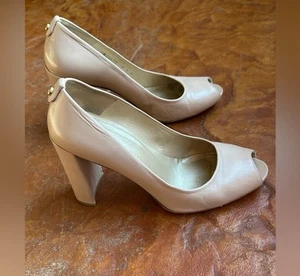 Stuart Weitzman donna beige punta aperta tacco a blocco taglia 9,5M - Foto 1 di 10