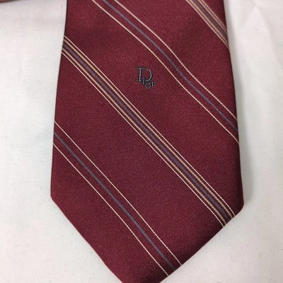 Corbata Christian Dior Vintage Para Hombre Hecha en EE. UU. Logotipo Delecho A Rayas Rojas Foto 1 de 4