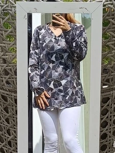 Stylish Women's Long Sleeve V neck Top Marble Effect, Mosaic Black Size 8/10 - Picture 1 of 6