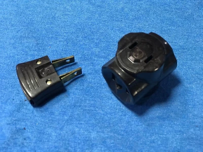 Extremos de cable de extensión de triple grifo de baquelita monovatio vintage de los años 40 - negro Foto 1 de 4