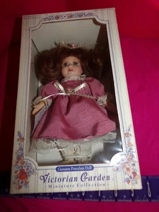 Viktorianischer Garten echte Porzellanpuppe Miniatursammlung von Melissa Jane BOX - Bild 1 von 4