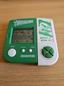 Vintage Thunderbirds Tribüne LCD ELEKTRONISCHES SPIEL Ozean tief HANDHELD FUNKTIONIERT - Bild 1 von 3
