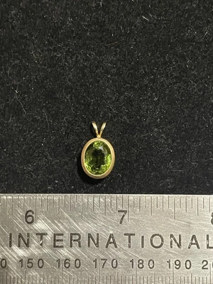 COLGANTE SOLITARIO PERIDOTO ORO 14K Foto 1 de 3