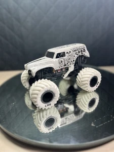Monster Jam Grave Digger White Monster Truck Collector Die-Cast Vehicle 1:24 - Picture 1 of 9