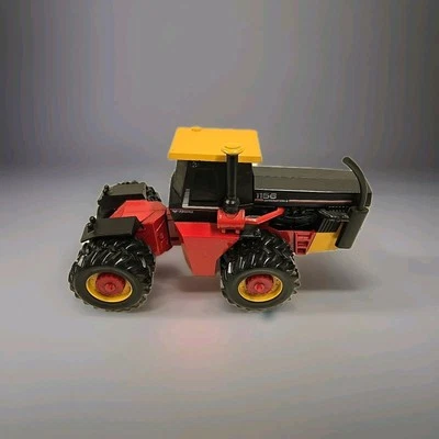 Vintage Scale Models 1/16 Scale Versatile 1156 Desgination 6 4WD Tractor - Image 1 of 4