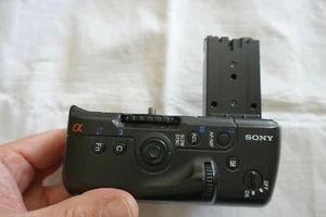 Grip VG-C70AM pour réflex Sony A700 - Photo 1 sur 5