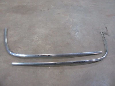 Ford Crestline 1952 2 puertas techo rígido exterior ventana trasera molduras inferiores  Foto 1 de 4