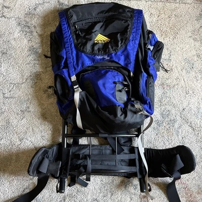 Mochila Kelley Yukon Lg 3500 azul/negro Foto 1 de 4