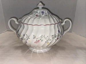 Johnson Brothers Summer Chintz Large Soup Tureen with lid = Double Handle - Picture 1 of 11