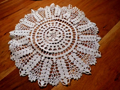 Napperon  au crochet coton blanc - Photo 1/2