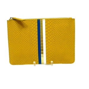 GiGi New York NEU Leder Reißverschluss Top Tasche geprägt mit Streifen flach Safran - Bild 1 von 5