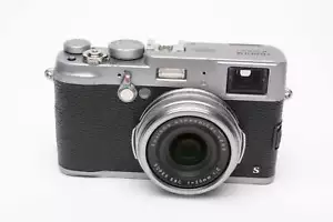 Fujifilm X100S 16.3MP Digital Camera, Parts or Repair - Picture 1 of 11
