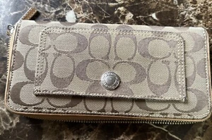 COACH SIGNATURE PENELOPE ACCORDIAN ZIP AROUND WALLET BROWN (used Original) - Picture 1 of 18