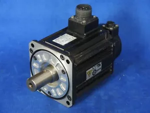 Yaskawa SGMSV-15S3A61 AC Servo motor 1.5 KW 3000 RPM 4.9 Nm SGMSV15S3A61 - Picture 1 of 5