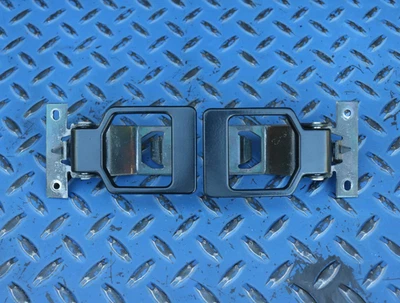 Оригинальные внутренние дверные ручки для Chevrolet Corvette C4 1991-1996 годов выпуска - Изображение 1 из 3