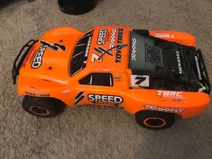 Traxxas Slash 2WD RTR XL-5 Titan RC Truck 1/10 Scale -COMPLETE WITH REMOTE. - Picture 1 of 16