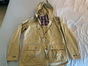 Woolrich Damenjacke Größe Medium Feldmantel hellbraun Kapuze lässig Wandern gebraucht, in einwandfreiem Zustand - Bild 1 von 8