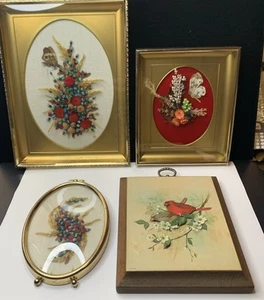 Vintage Nachlass Lot 4 Trockenblumen Kunstwerke gerahmte Bilder Holztafel Kardinal - Bild 1 von 15