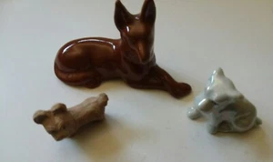 Set mit drei kleinen Vintage Hundefiguren verschiedene Rassen und Materialien  - Bild 1 von 6
