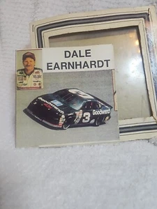 Vidrio de Carnaval Dale Earnhardt de Colección Años 80 en Marco de Cartón Premio Nascar RARO - Imagen 1 de 3