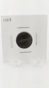 10 centavos (trucha) de Canadá 1967 - tonificación arco iris - Imagen 1 de 2